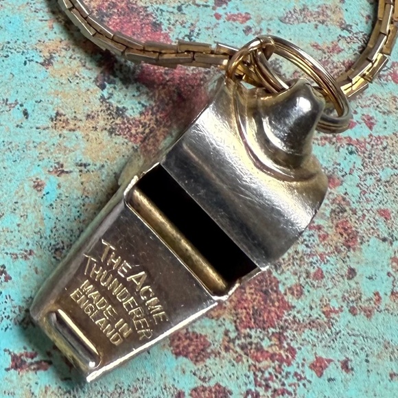 VINTAGE Gold Whistle Pendant on Gold Chain 29" - Picture 2 of 9